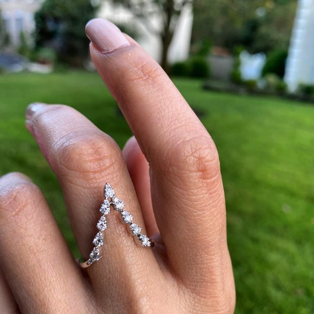 V shape natural diamond ring